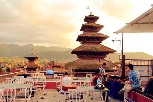 世界上地理位置最高的首都是,世界上最土的城