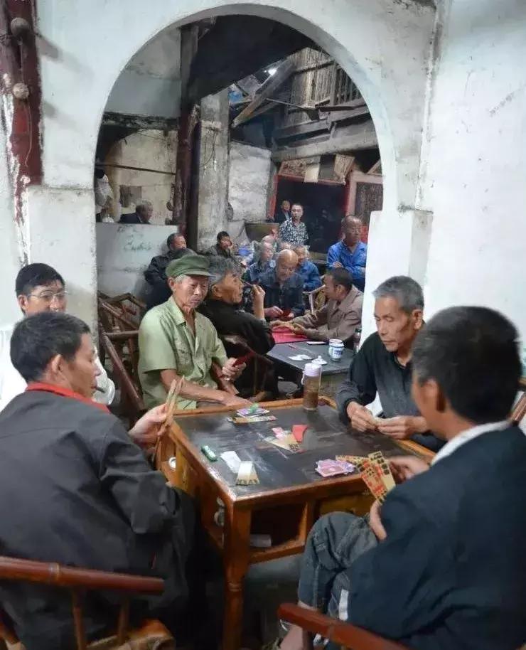 自驾旅游沿着g30高速公路看风景,沿g318去拉萨一路海拔