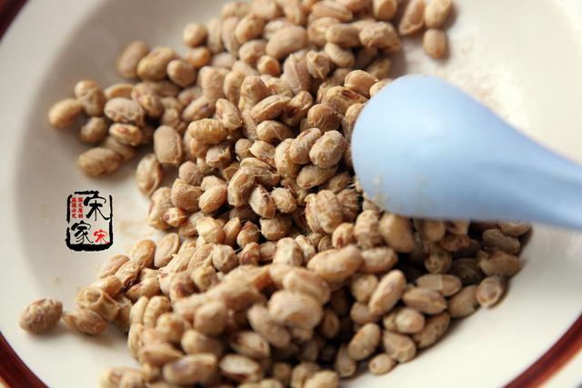 简易版西瓜黄豆酱黄豆不需要泡,做西瓜酱1个豆用几斤西瓜