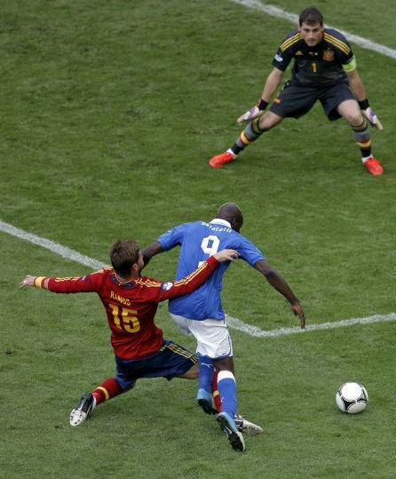 还记得巴洛特利吗,巴洛特利点球