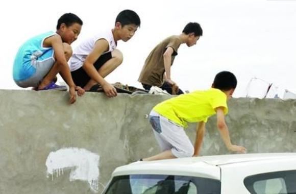 养儿子怎样养才能养好看,养儿子要怎么养了才能更帅气