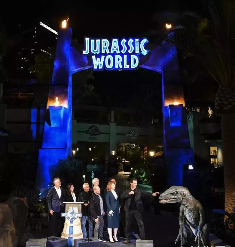 沉浸式乐园强势来袭游客“刷刷刷”不停