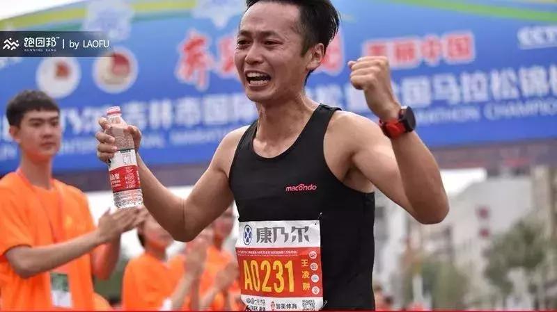 纵有疾风起人生不言弃原文,纵有疾风起人生不言弃莫忘来时路