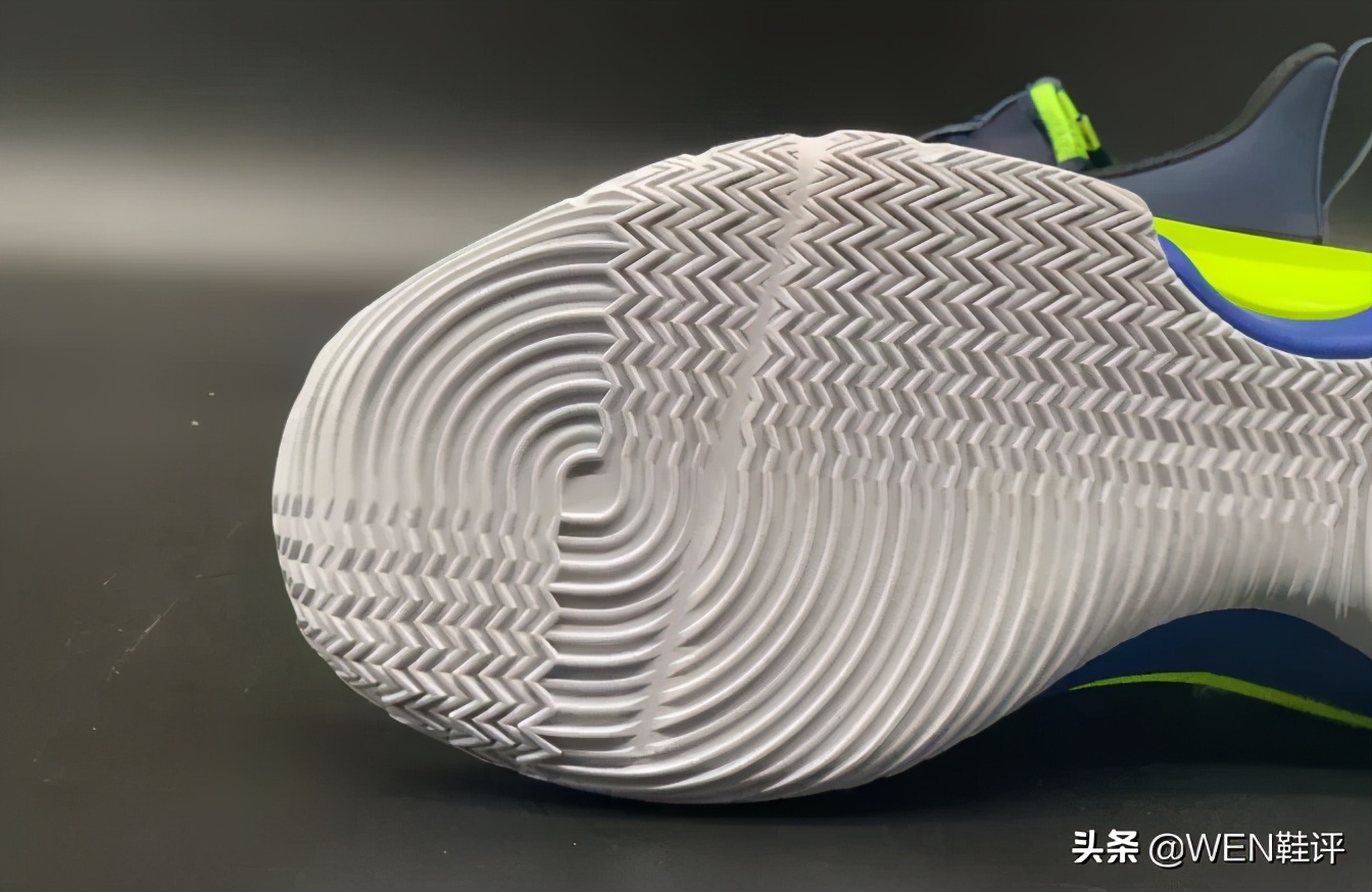 欧文库里哪个系列好,利拉德七库里七欧文七缓震对比