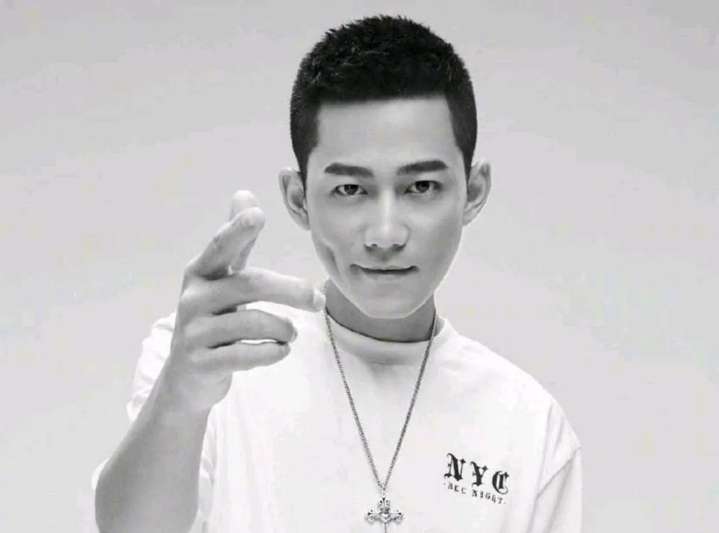 苏醒被快男集体排斥名场面,快男打架事件苏醒