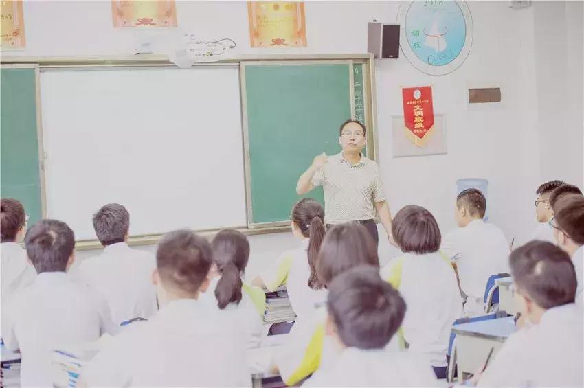 经开一中报名须知,叮咚您的备考秘籍已送达