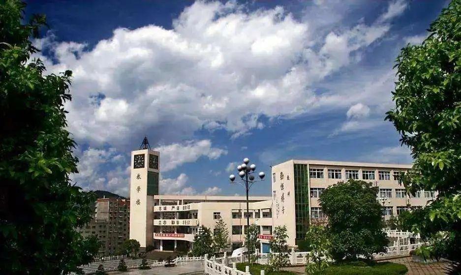 重庆市第一名的初中是哪个校园,重庆市涪陵区第10中学