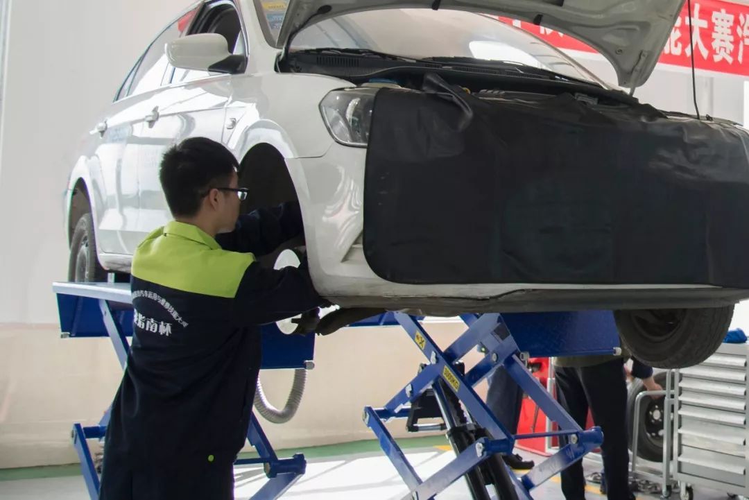 国家级汽车实训基地四川汽车职业技术学院为学习就业保驾护航