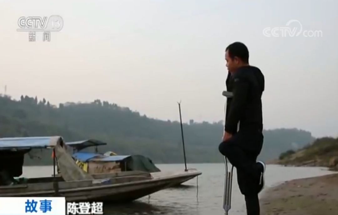 独腿外卖小哥日行四万步,送外卖小哥感动落泪