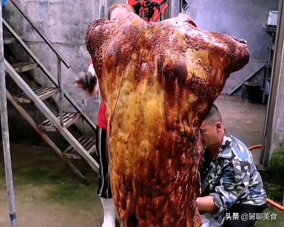 山东大哥祖传烤全猪吃,山东大哥祖传烤全猪