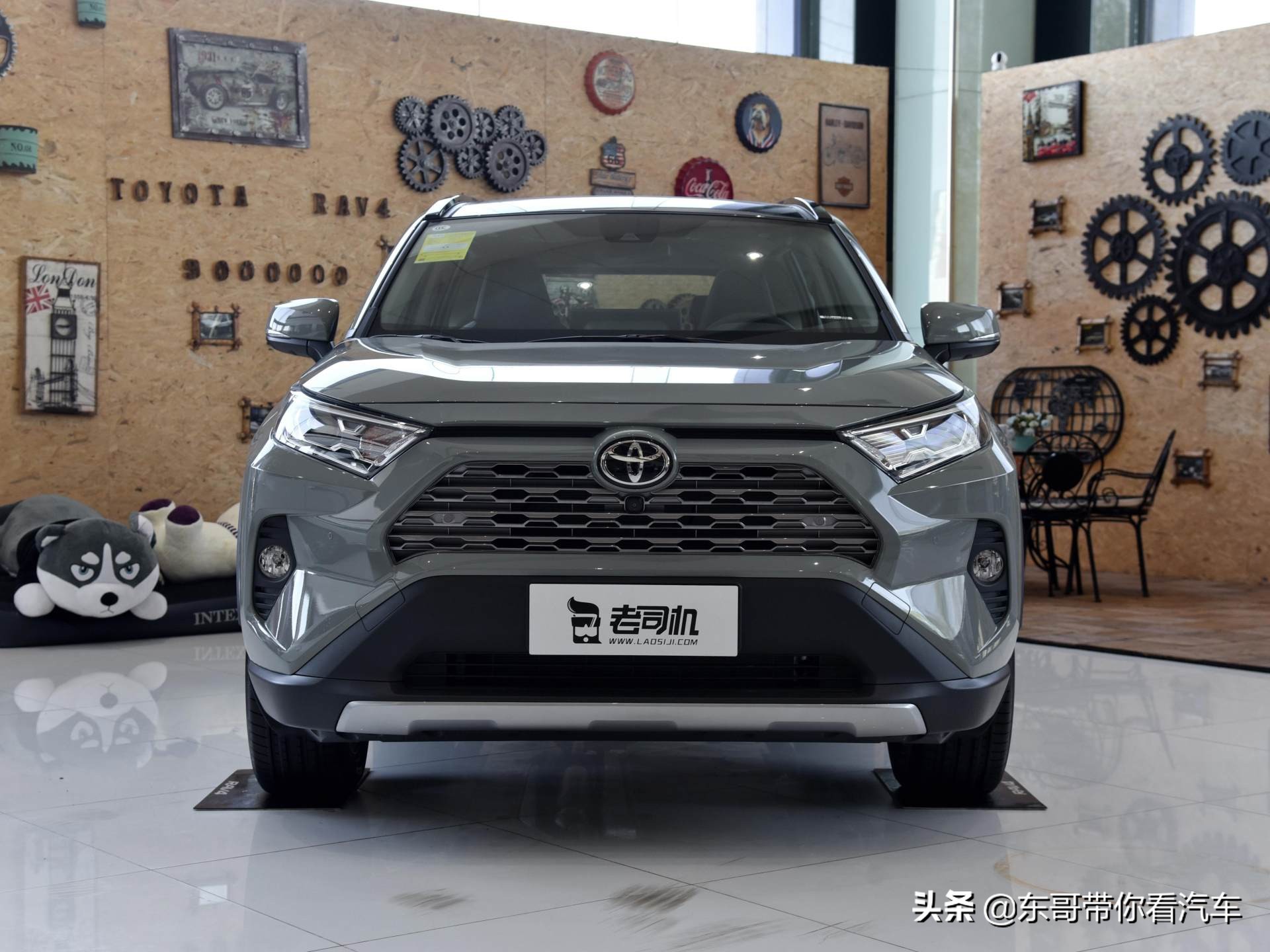 rav4荣放20202.5两驱混动测试,17.58万元起售全新rav4荣放怎么选