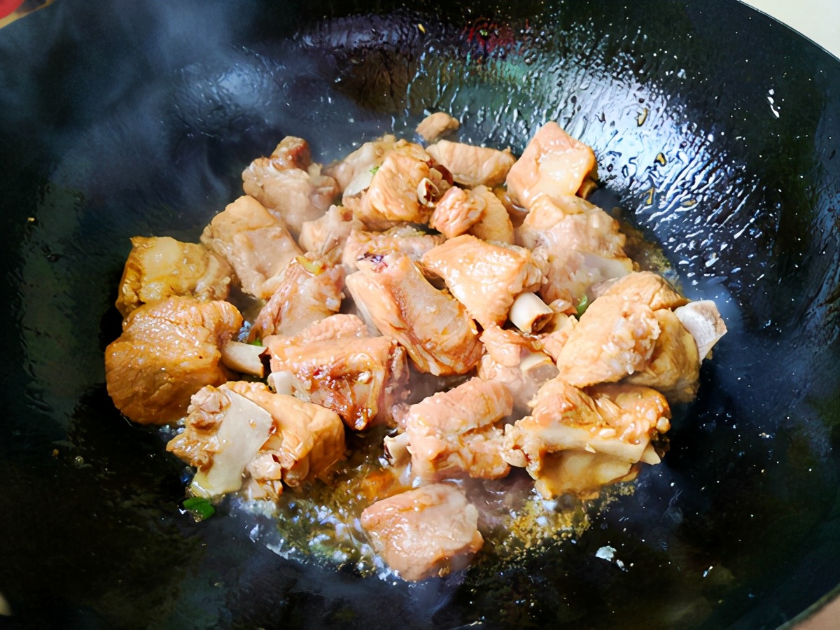 排骨不管怎么做是不是要先煮开,排骨最正确焯水没有料酒怎么办