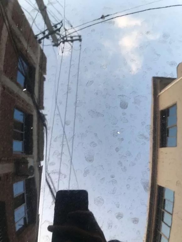 车上有什么东西洗车都洗不掉,汽车污渍普通洗车洗不掉