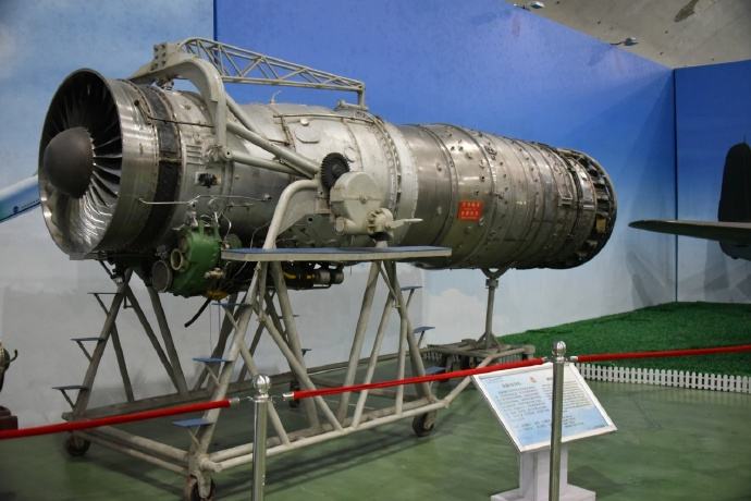 歼10是什么布局,歼10进气口为什么这么大