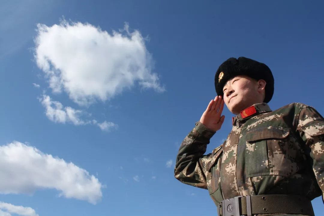 东北学霸男神：入伍*警武**森林总队，获部队嘉奖，返校以总分第一考研清华！