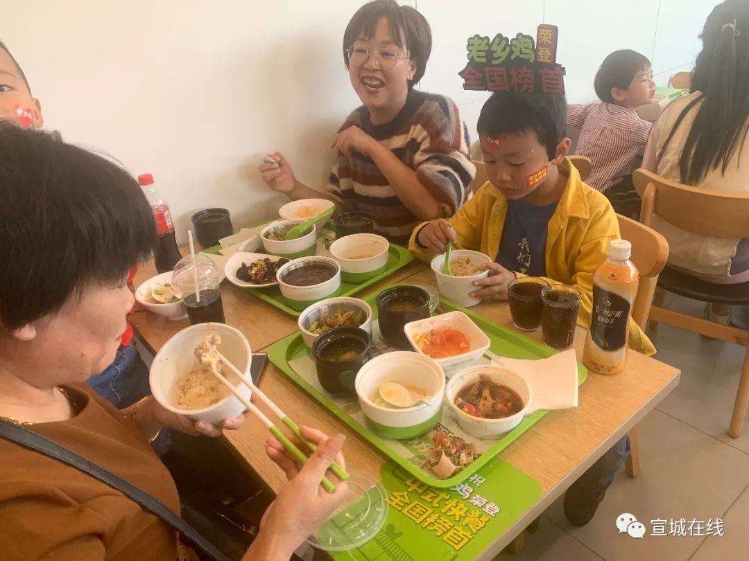 安徽宣城老乡鸡,广德老乡鸡排队视频