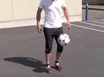 足球技巧颠球教案,足球基础过人技巧教学