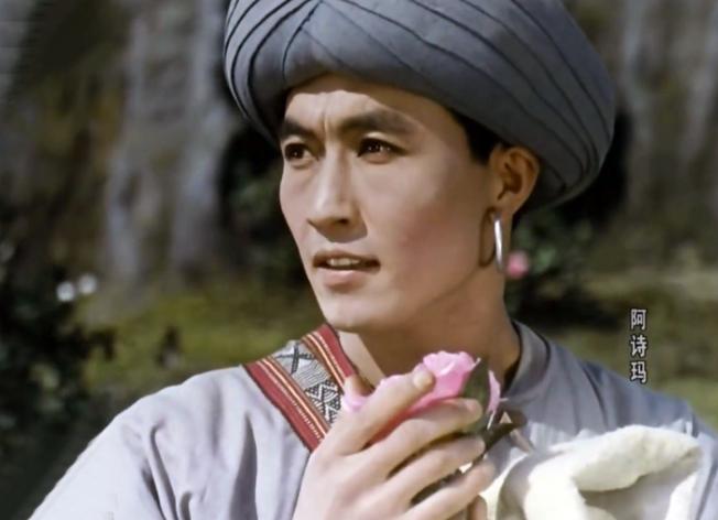 阿黑哥包斯尔，6岁牧羊演《阿诗玛》爆红，却坎坷一生胃癌病逝？