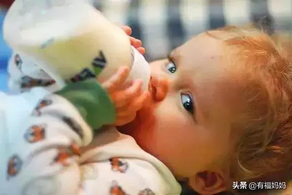 1个月的宝宝喂奶量,1个月到1岁宝宝喂奶量还有时间表