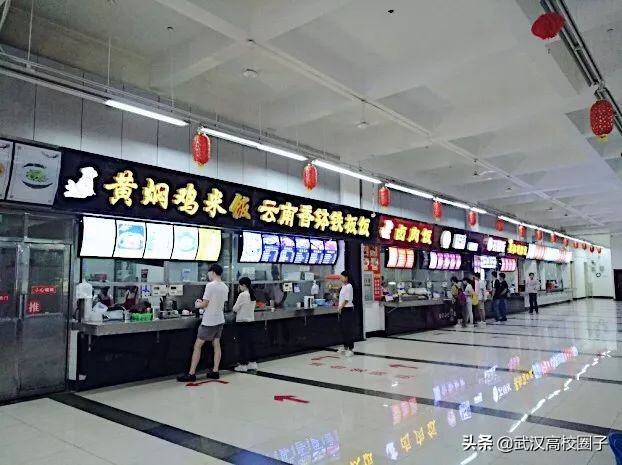 全武汉只有这所大学校门上跑火车，以前嫌弃现在却又舍不得