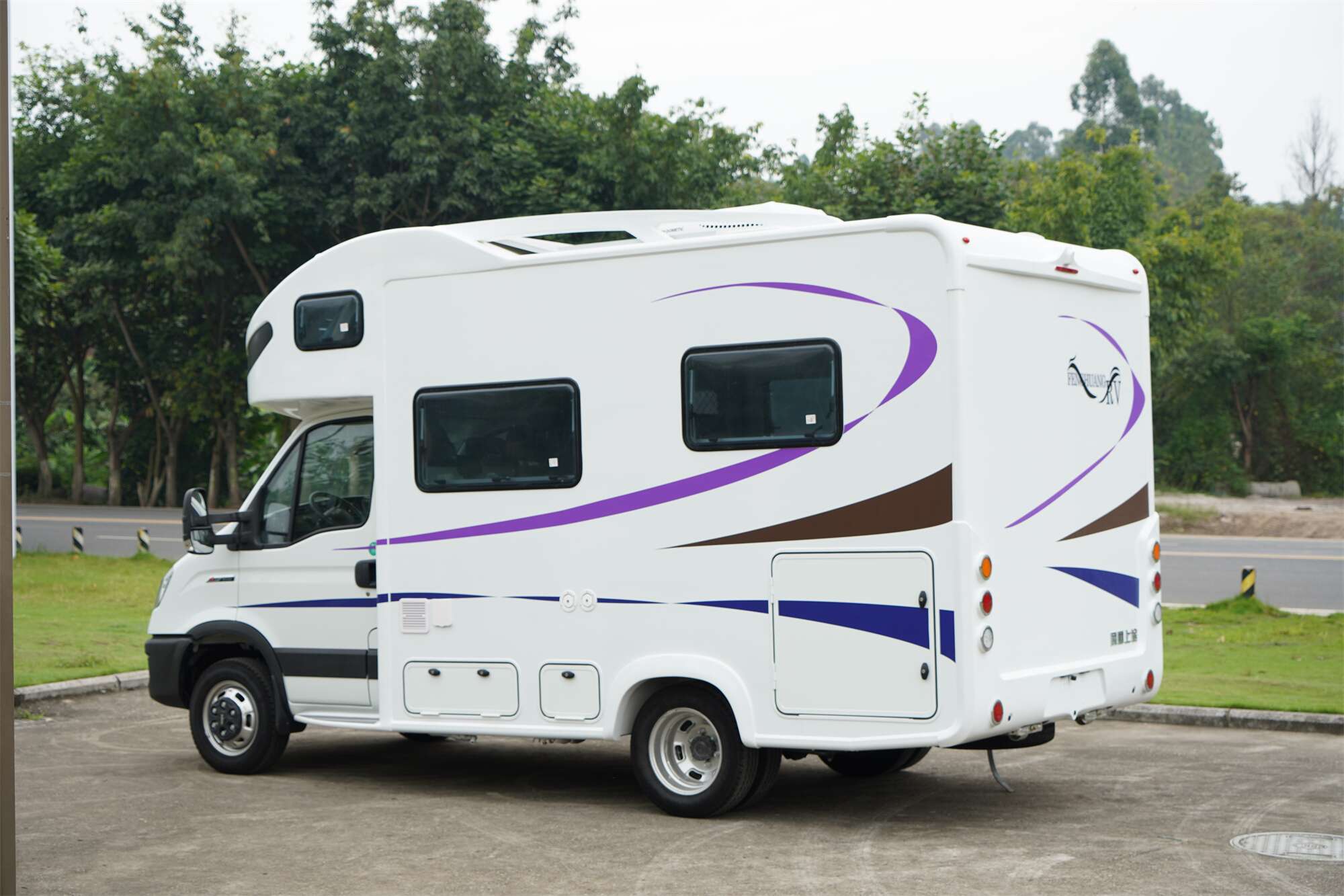 v362低顶6座房车,v362升顶7座房车