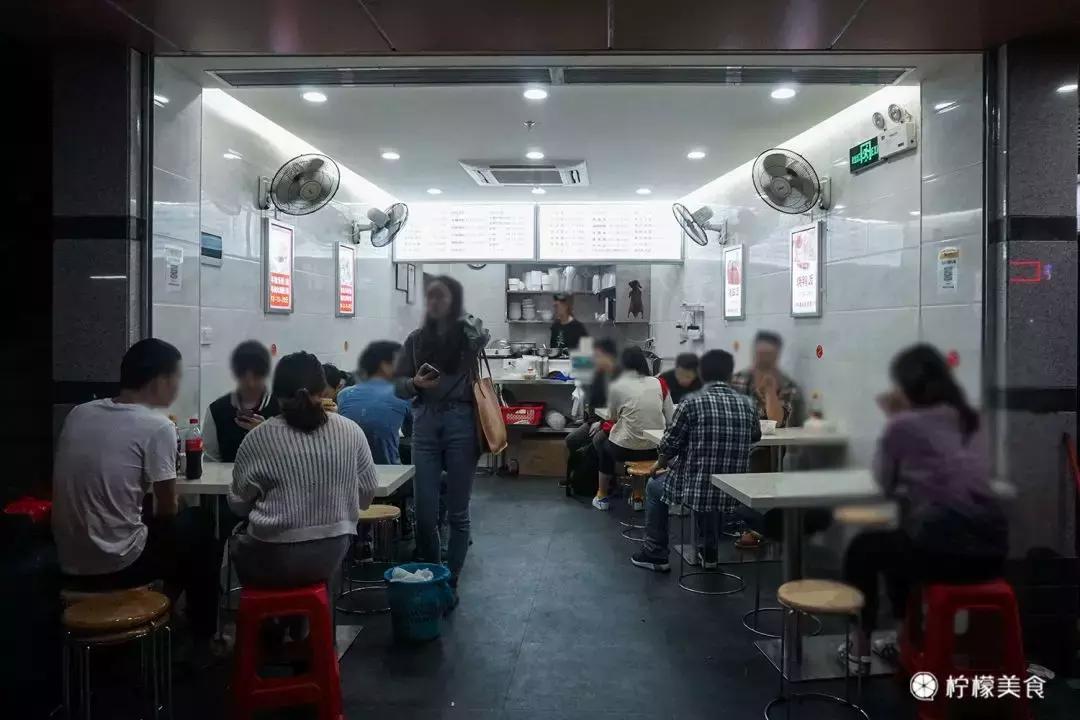 深圳罗湖凌晨炒米粉,深圳不炒米粉的夜晚