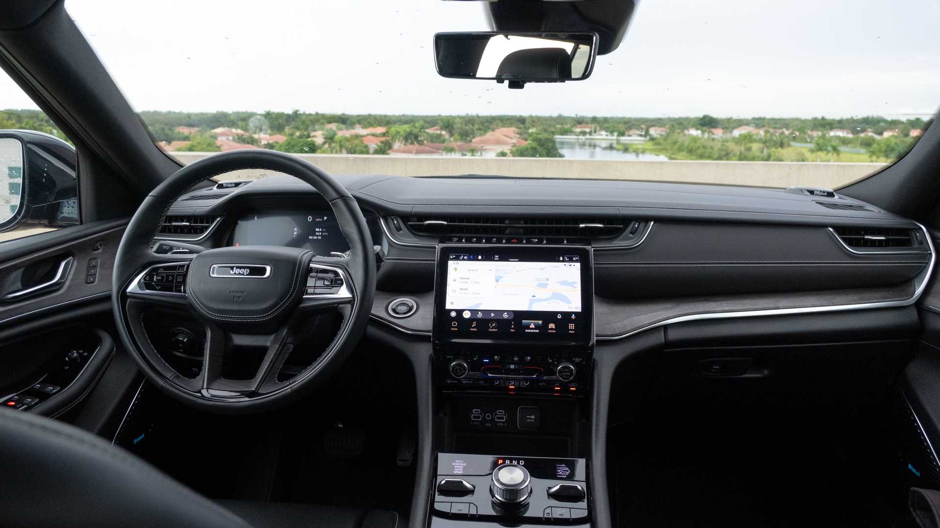 老车jeep大切诺基值得入手吗,jeep大切诺基是四驱吗