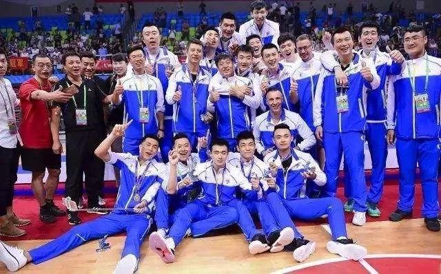 艾伦哈德森连续得分辽宁男篮,郭艾伦赵继伟现身辽宁男篮