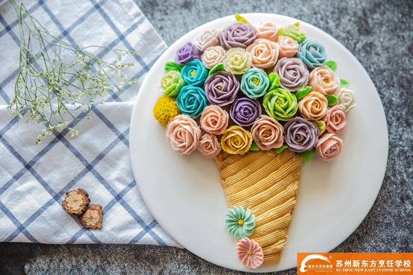 生日蛋糕裱花教程简单视频,生日蛋糕裱花的配方及制作