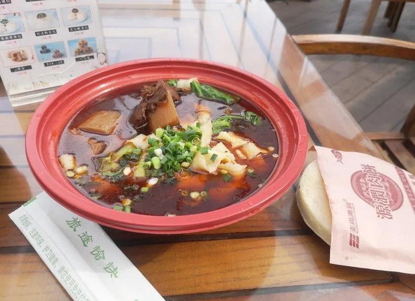 贵阳小伙骑摩托到拉萨,贵州小伙骑川崎去西藏