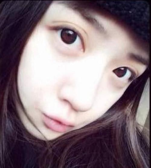 纯情男孩到网红收割机，王思聪的“黑化”，也许和这2任女友有关