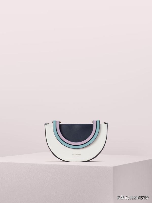 轻奢小众包包种草好看高级不撞款,10款时尚圈最受宠的轻奢包包
