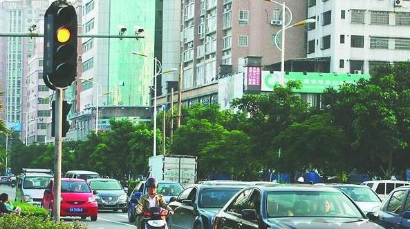 安全驾驶技巧避开陷阱的有效方法,8个实用的安全驾驶技巧