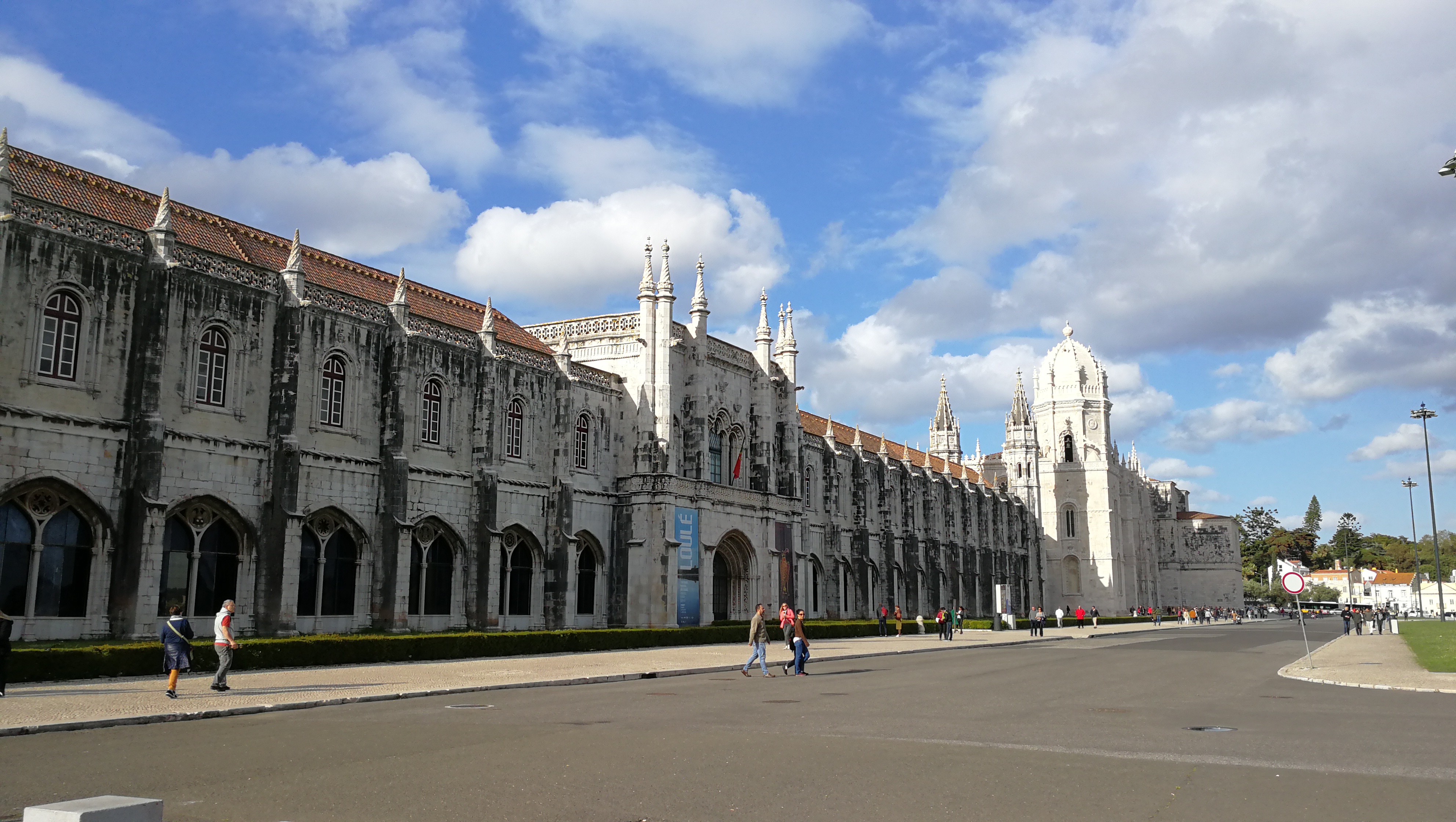 一座经历3次八级大地震不倒的塔,一座修道院