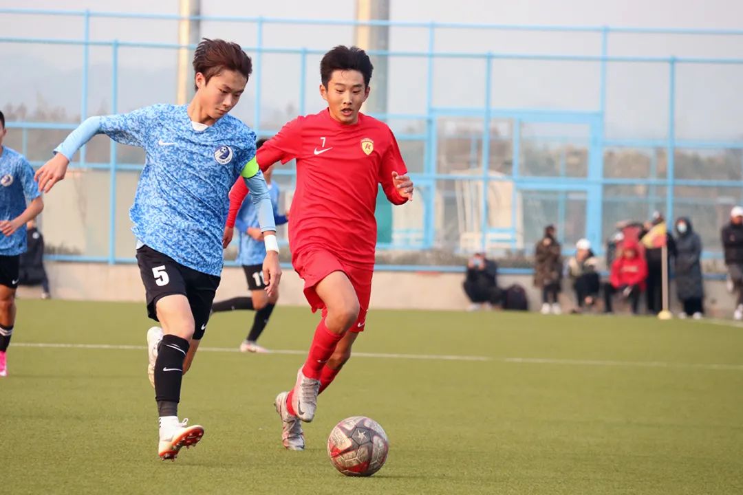 星辉青训学院战胜大连人,青超星辉青训