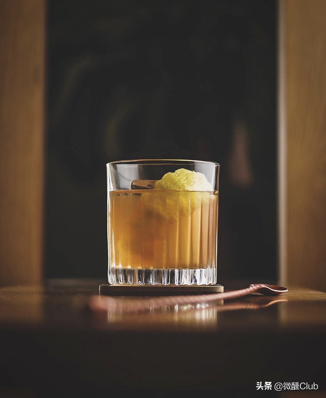 酒吧经营与调酒技术,酒吧调酒师的十大技巧