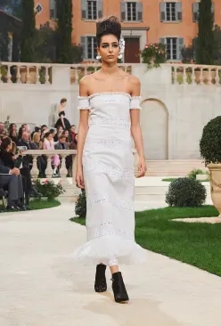 chanel香奈儿1995年时装秀,chanel香奈儿2015高级时装秀