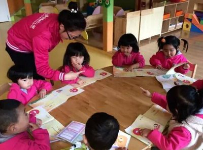 如何当好一名优秀的幼儿教师,怎样做一名优秀的幼儿教师演讲