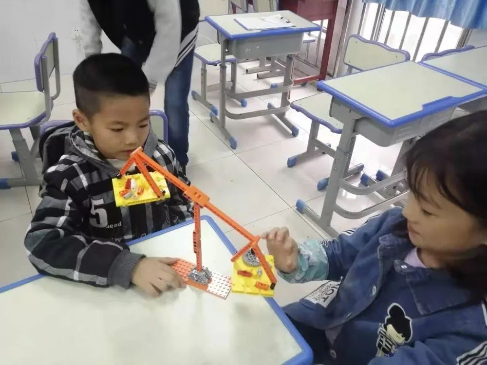 ai机器人课程小学,青少年ai机器人培训