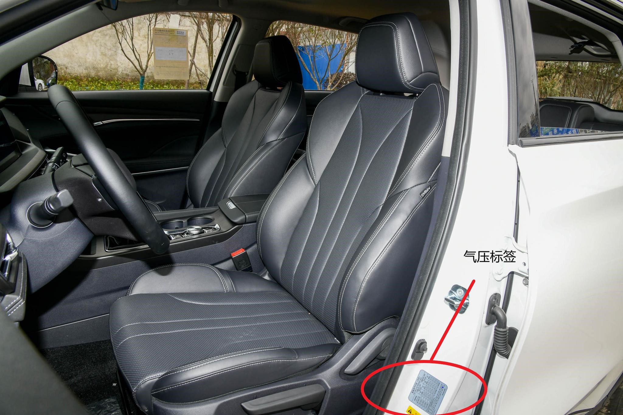 汽车四个轮胎气压不一样有影响吗,轮胎气压和方向盘轻重有关系吗