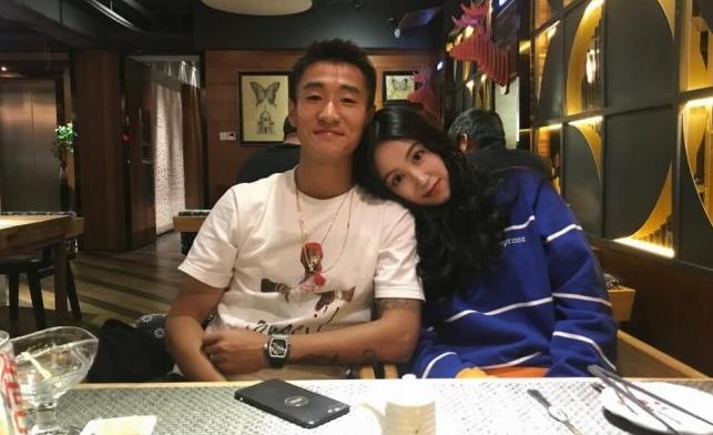 国足球员女朋友,足球球员的女友都很漂亮