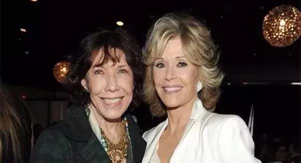 她一生自贱，真相不过是因为童年被毁