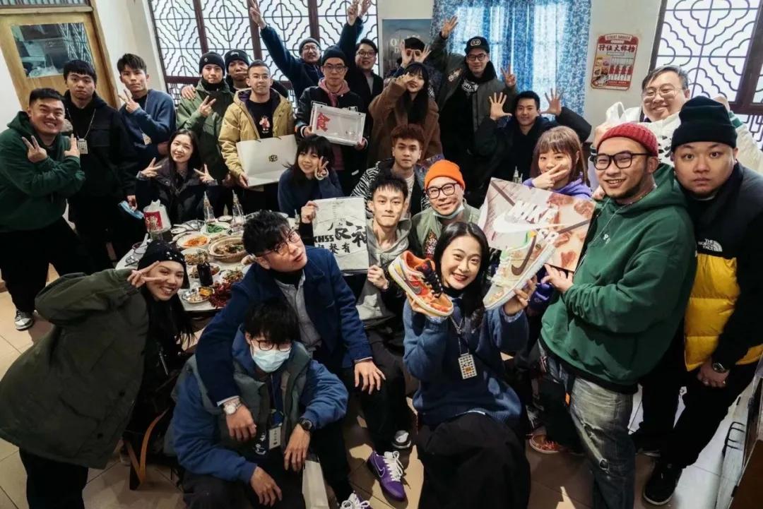 从台前到幕后，四位业内人士带你解析这双食神DunkSB