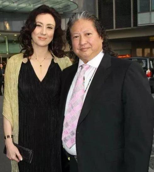 洪金宝67岁身体硬朗,洪金宝坐轮椅苍老消瘦