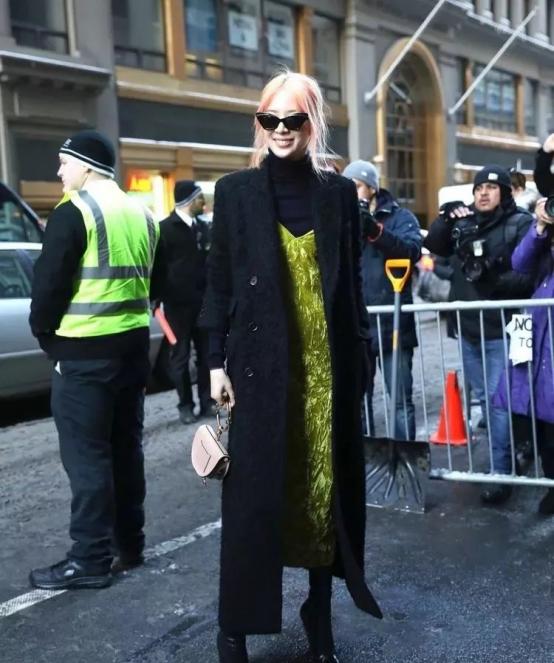 平胸妹子怎么穿好看,平胸妹子怎么穿