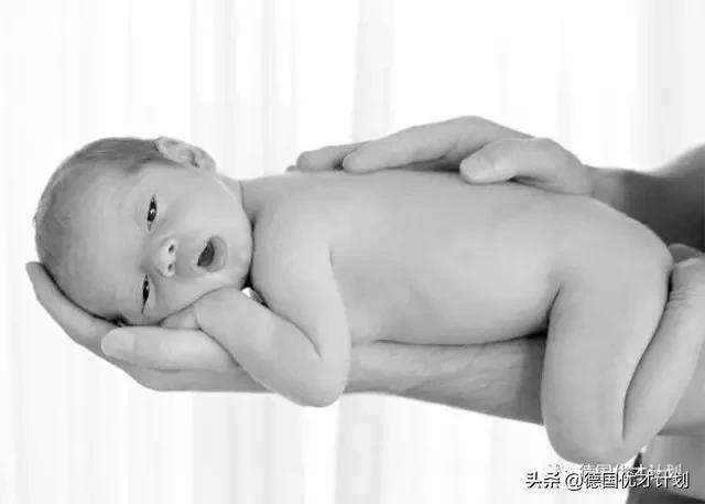 疫情之下，这个最靠谱的美国女婿为何被喷