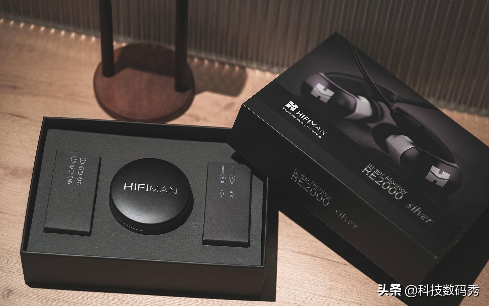 为了匹配这款HIFIMANRE2000，我搬出了十年前的台电“石榴姐”