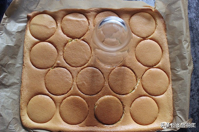 轻松玩烘焙想吃红遍四海八荒的肉松小贝可是又不想排队，自己做