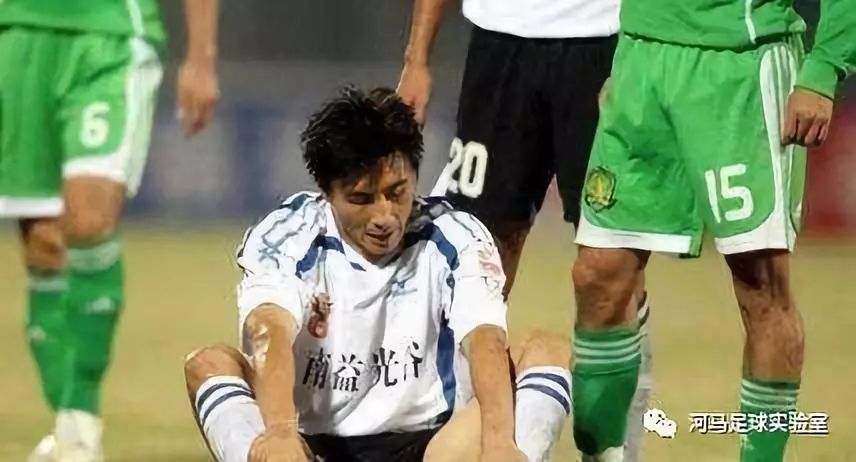 「足球八卦」一场比赛二位大佬三个李姓四张老图五个城市六小天鹅