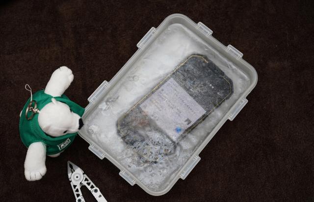 极限“破冰测试”,这款国产三防手机冻成冰都能玩